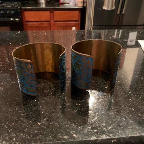 2 bracelets - Picture 4 of 5